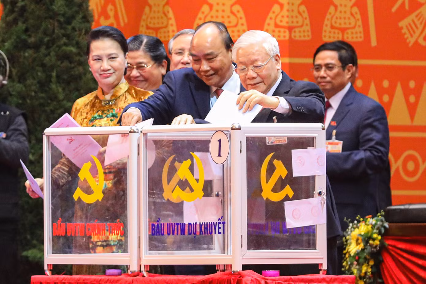 Công bố danh sách Ban Chấp hành Trung ương Đảng khóa XIII ảnh 4