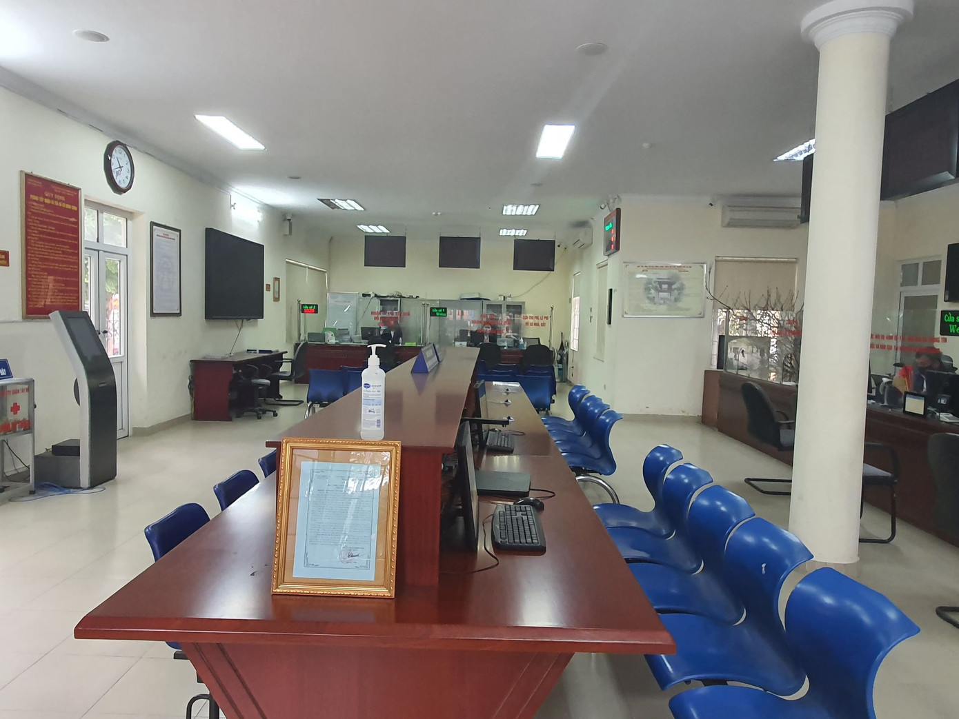 Ngày làm việc đầu năm khác lạ tại cơ quan, công sở Hà Nội ảnh 14