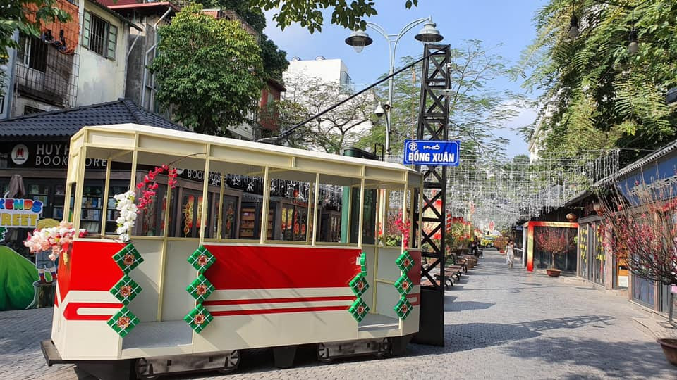 Phố sách Xuân 2021 sẵn sàng đón du khách dịp Tết ảnh 1