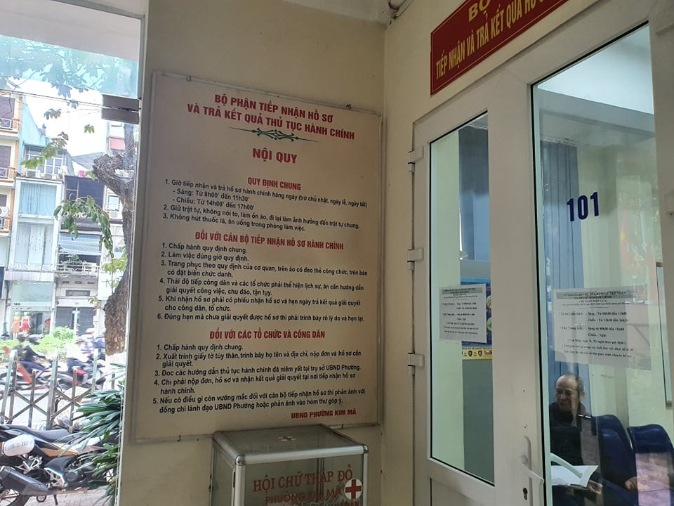 Nhiều cơ quan hành chính Hà Nội niêm yết lệch múi giờ làm việc ảnh 4