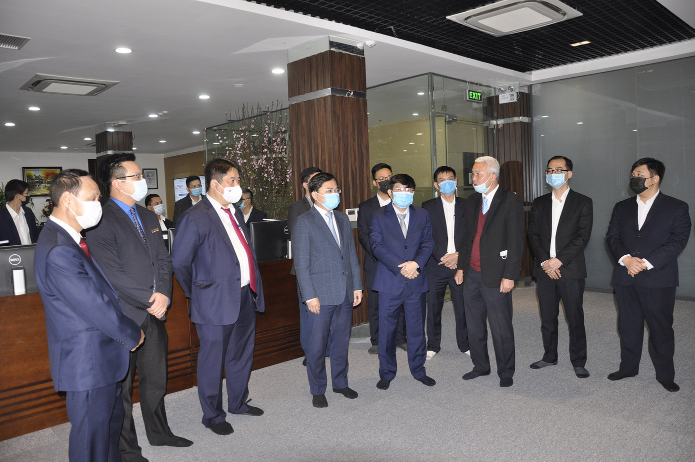 Bí thư thứ nhất Trung ương Đoàn thăm và chúc Tết Tổng Cty Điện lực Hà Nội ảnh 1