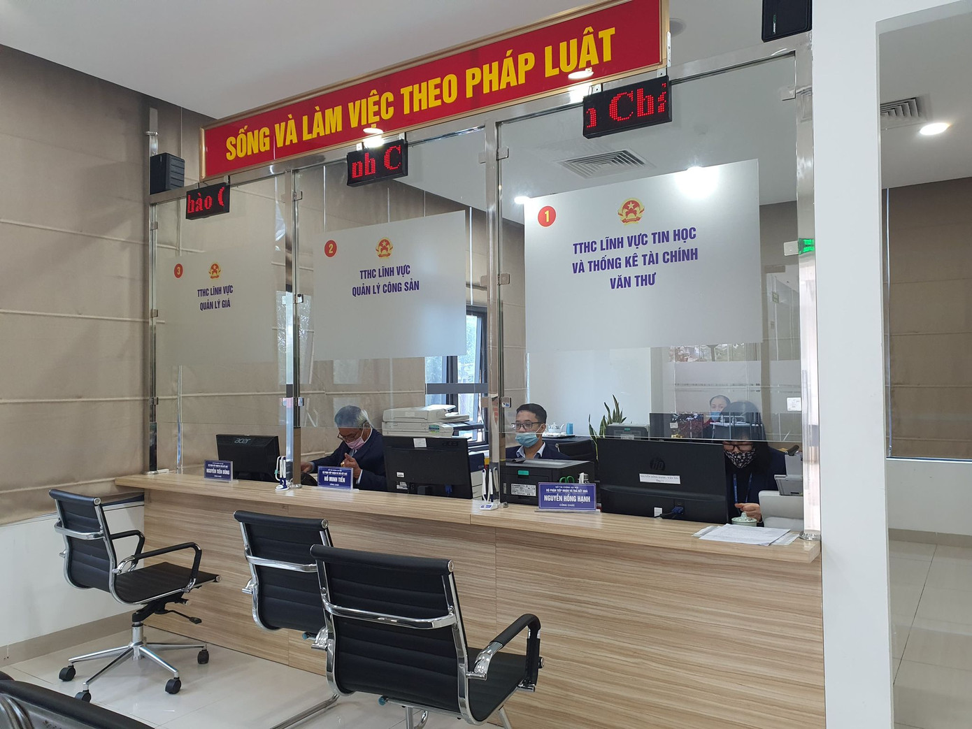 Ngày làm việc đầu năm khác lạ tại cơ quan, công sở Hà Nội ảnh 6