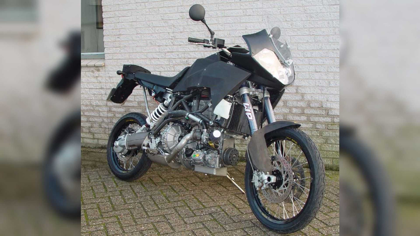 Top 5 siêu môtô được lắp động cơ 'khủng' của ôtô ảnh 5