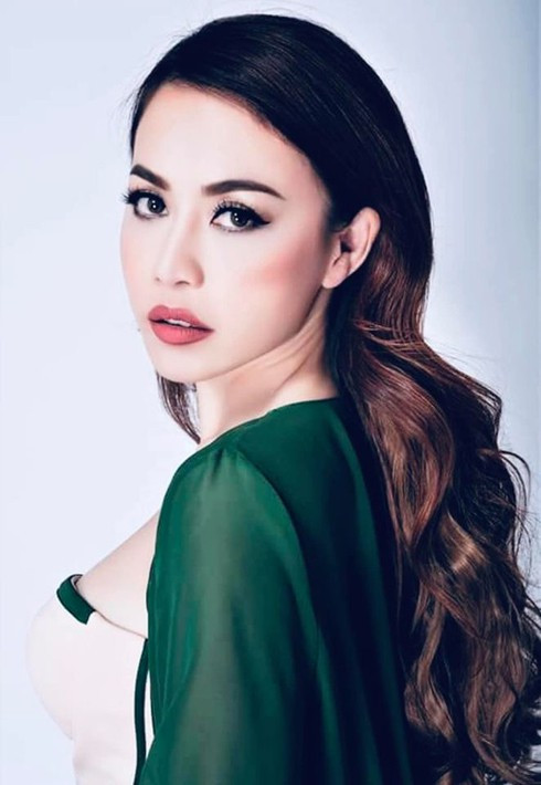 Nhan sắc xinh đẹp và thông tin ít người biết về em gái ruột Hoài Linh ảnh 5