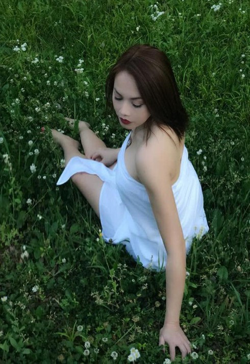 Nhan sắc xinh đẹp và thông tin ít người biết về em gái ruột Hoài Linh ảnh 12