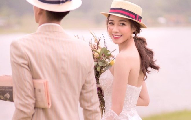 'Lóa mắt' vì số vàng mà bạn gái hot girl của Phan Văn Đức đeo trong lễ ăn hỏi ảnh 4