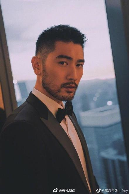 Showbiz 5/12: 'Sốc' với lí do con gái không muốn giới thiệu Lý Liên Kiệt là cha ảnh 3