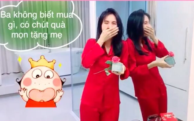 Thủy Tiên cười 'như được mùa' với cục tiền Công Vinh tặng sinh nhật ảnh 2
