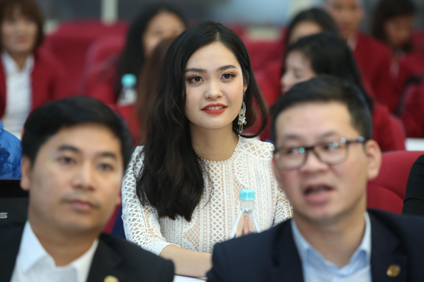 Xúc động lễ tặng thưởng VĐV điền kinh đạt thành tích cao tại SEA Games 30 ảnh 10