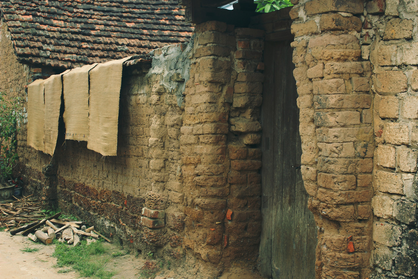 Chiêm ngưỡng vẻ đẹp di sản vẹn nguyên ở làng cổ Đường Lâm ảnh 2