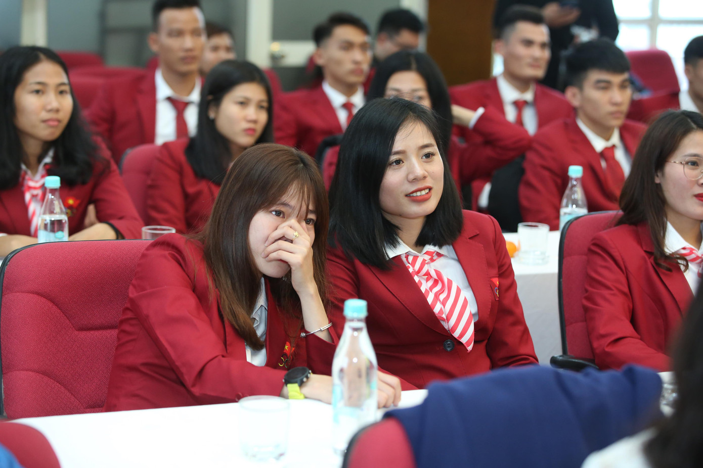 Xúc động lễ tặng thưởng VĐV điền kinh đạt thành tích cao tại SEA Games 30 ảnh 7