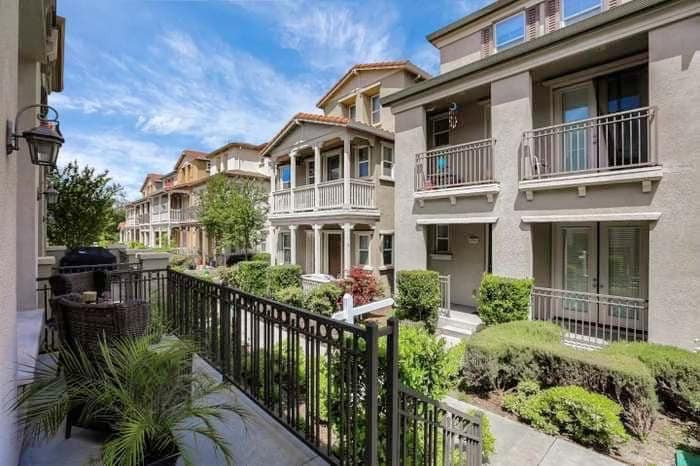 Choáng ngợp với không gian trong biệt thự 'khủng' ở Mỹ của Nhật Tinh Anh ảnh 12