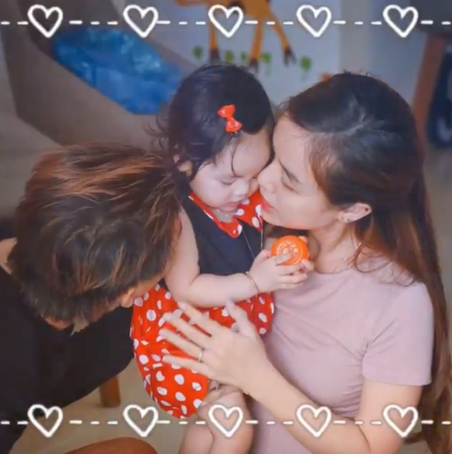 Dân mạng phát 'sốt' với gương mặt hai con gái của Hoài Lâm ảnh 9