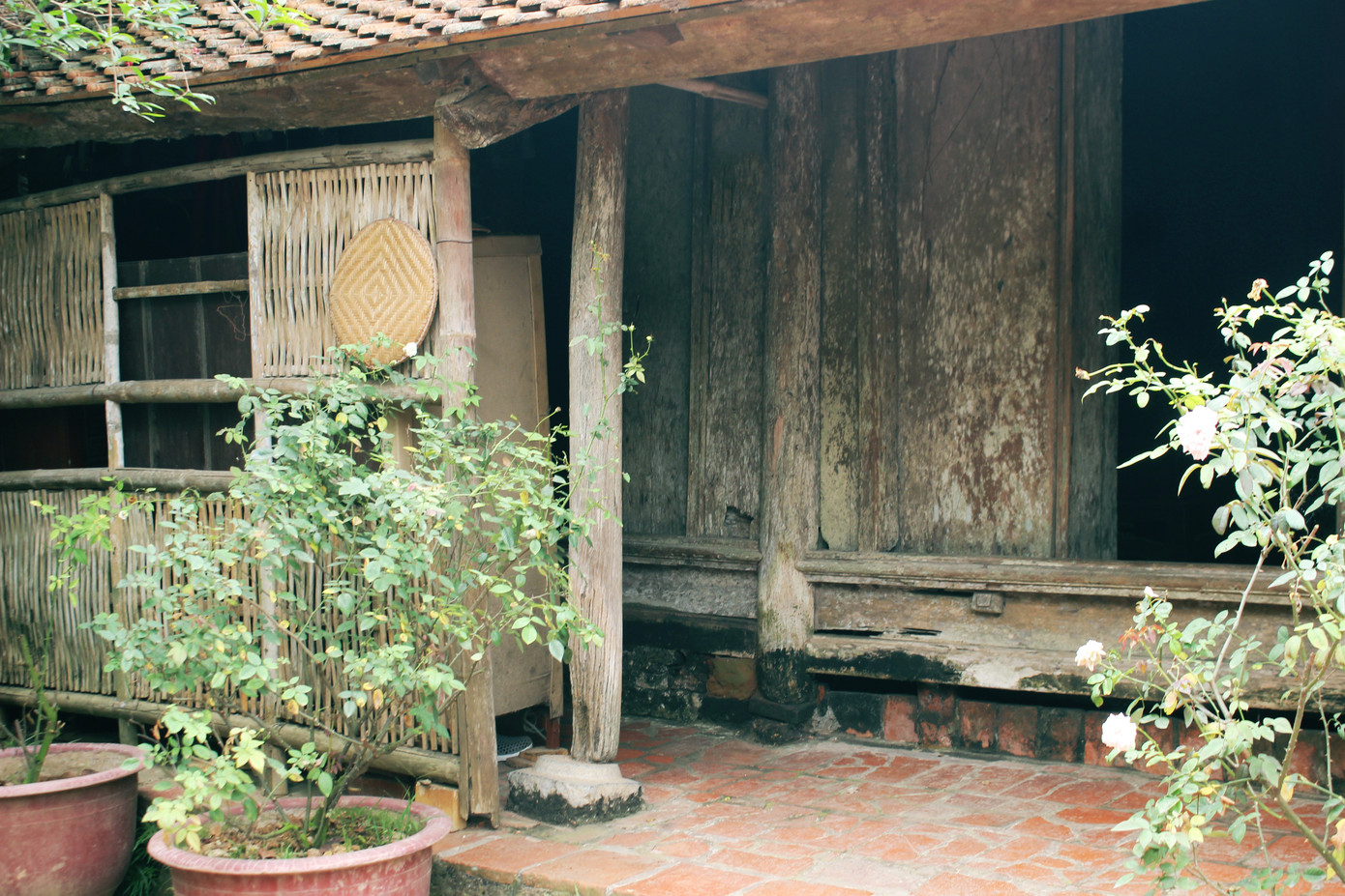 Chiêm ngưỡng vẻ đẹp di sản vẹn nguyên ở làng cổ Đường Lâm ảnh 7