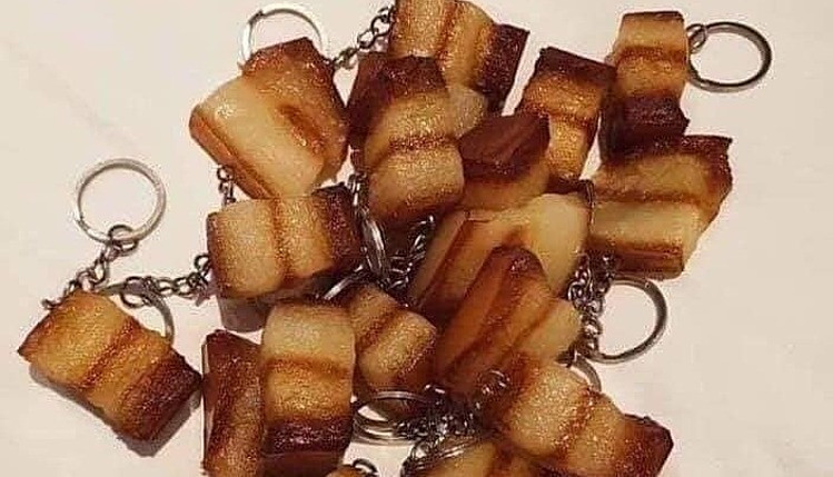 Thời trang ăn theo 'cơn sốt' thịt heo ảnh 2