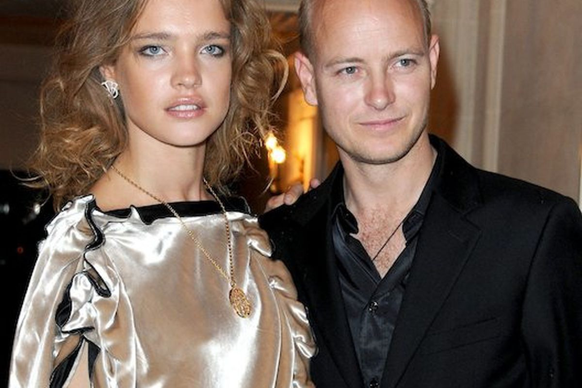 Hành trình từ cô bé bán rong thành 'Lọ lem nước Nga' của con dâu nhà Louis Vuitton danh giá ảnh 10