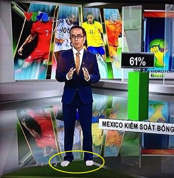 BTV Hữu Bằng gặp sự cố 'khó đỡ' khi đang dẫn Bản tin thời sự 19h ảnh 2