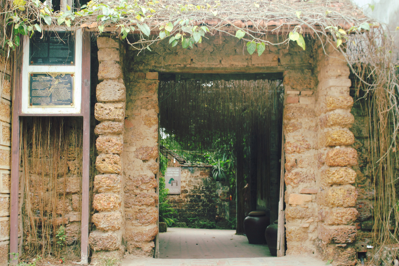 Chiêm ngưỡng vẻ đẹp di sản vẹn nguyên ở làng cổ Đường Lâm ảnh 4