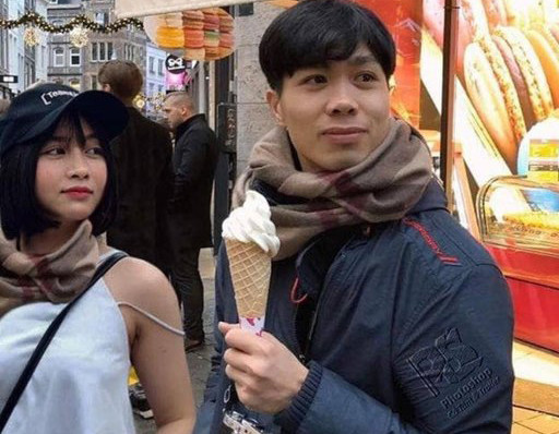 Showbiz 24/12: Bảo Hân khoe giấy 'chứng nhận kết hôn' gây bất ngờ ảnh 1