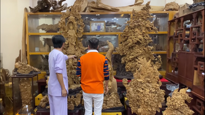 Đàm Vĩnh Hưng làm 'lộ' phòng chứa trầm hương trăm tỉ của Hoài Linh ảnh 6