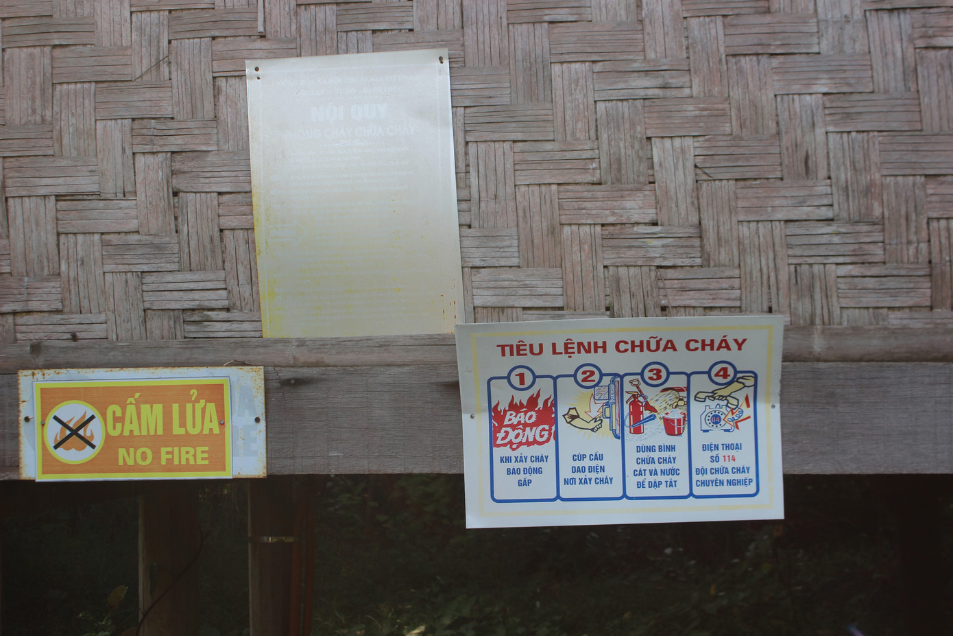 Cảnh tan hoang, rậm rạp của một số công trình tại làng Văn hóa - Du lịch các dân tộc ảnh 14