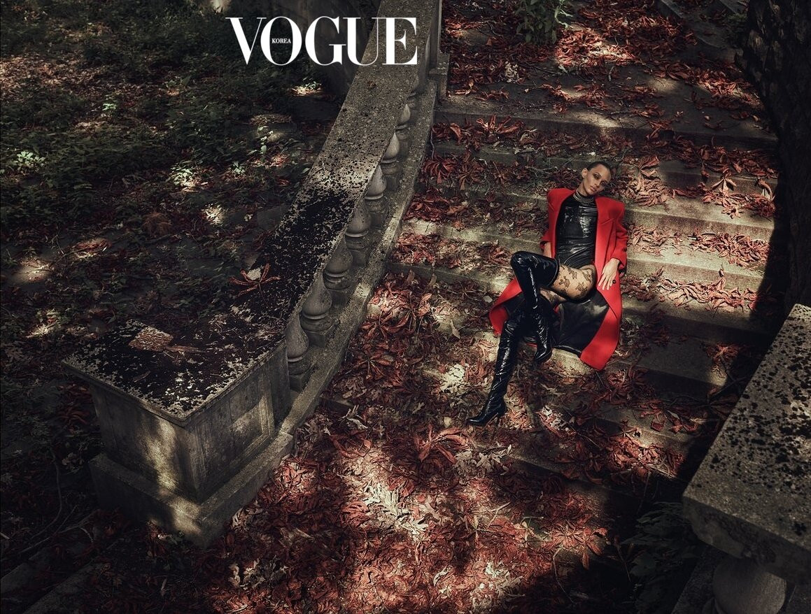 'Siêu mẫu nóng bỏng nhất nước Mỹ' chụp ngực trần trên Vogue ảnh 7