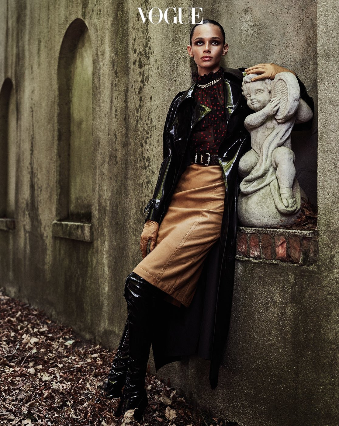 'Siêu mẫu nóng bỏng nhất nước Mỹ' chụp ngực trần trên Vogue ảnh 9