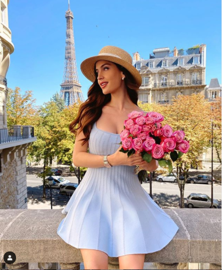 Bạn gái siêu mẫu của cầu thủ Neymar tung ảnh bán nude đẹp như tạc tượng ảnh 10