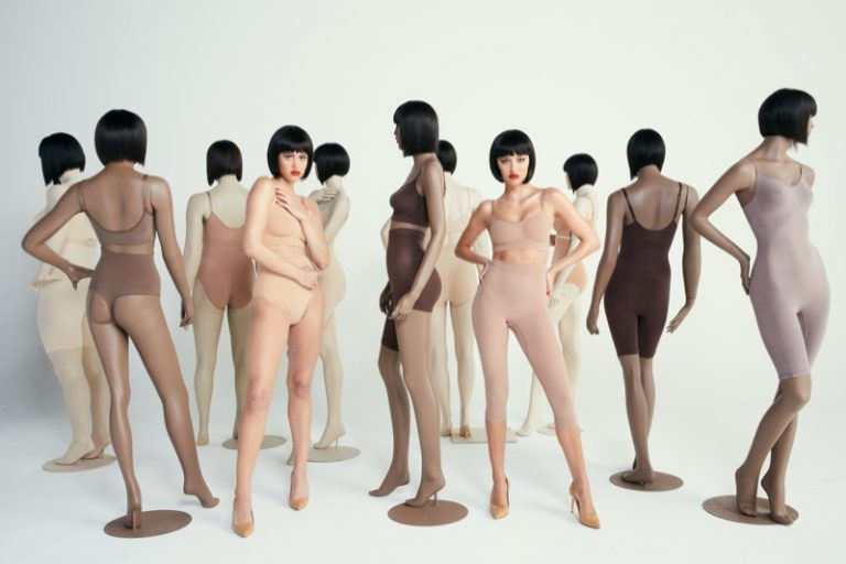 Kim Kardashian tung bộ ảnh siêu nóng bỏng kỷ niệm 1 năm ra mắt nội y SKIMS ảnh 8