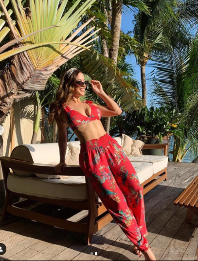 Bạn gái siêu mẫu của cầu thủ Neymar tung ảnh bán nude đẹp như tạc tượng ảnh 6