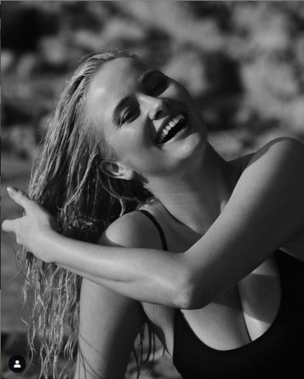 Nàng mẫu Úc tung ảnh mặc áo tắm tôn vòng một 'bỏng mắt' ảnh 5