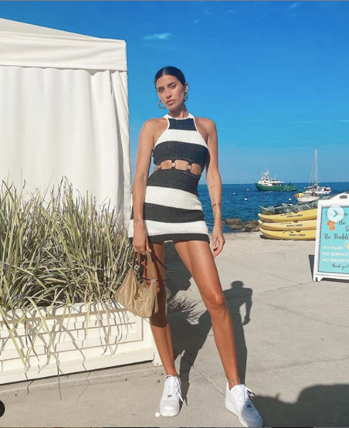 'Mỹ nhân nóng bỏng nhất Canada' trình diễn nội y đầy 'khiêu khích' ảnh 9