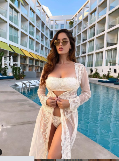 Bạn gái siêu mẫu của cầu thủ Neymar tung ảnh bán nude đẹp như tạc tượng ảnh 8