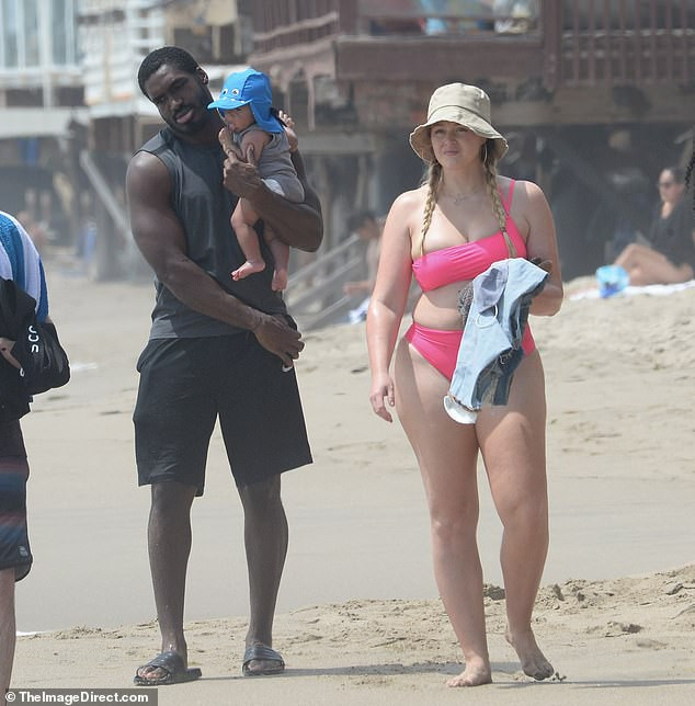 Mẫu ngoại cỡ Iskra Lawrence táo bạo tung ảnh bán nude dưới vòi hoa sen ảnh 4