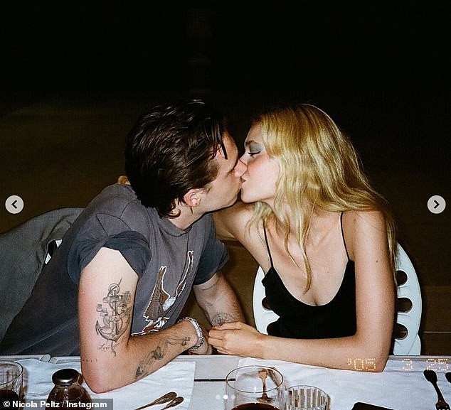 Vợ sắp cưới của cậu cả nhà Beckham hiếm hoi khoe body nuột nà với áo tắm ảnh 4