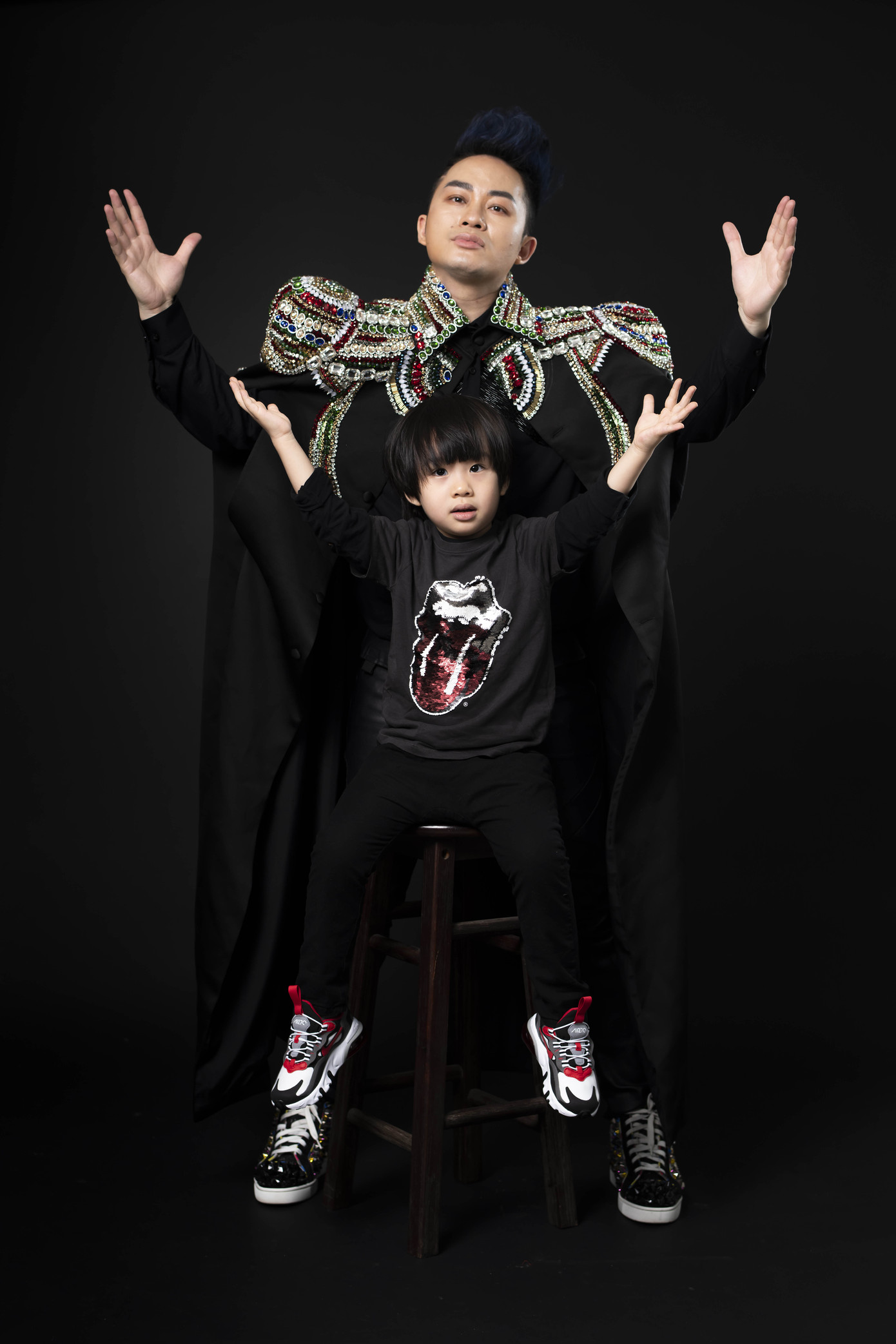 Tùng Dương: Có cô giáo dù trường học đóng cửa vẫn xin góp 3 triệu chống Covid-19 ảnh 2