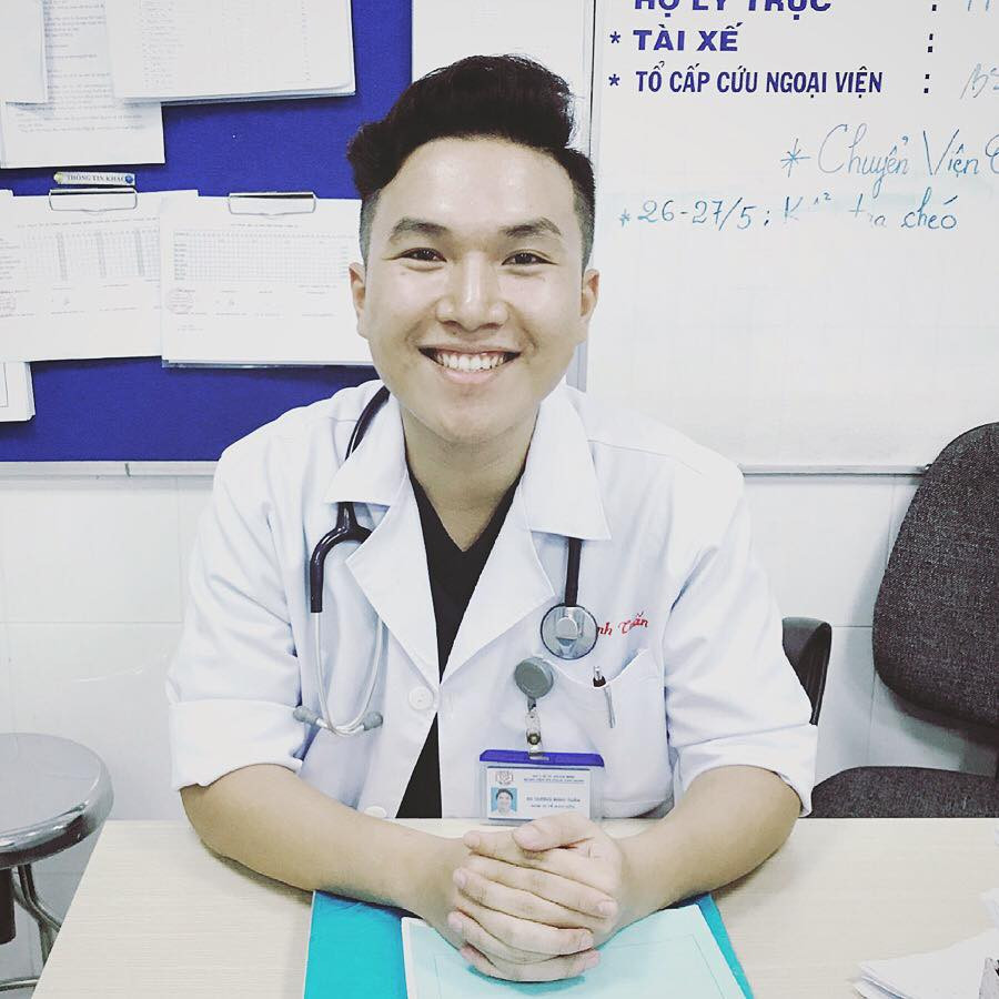 BS Dương Minh Tuấn: Đừng gọi bệnh viện là "ổ dịch", đó là "chiến trường"! ảnh 1