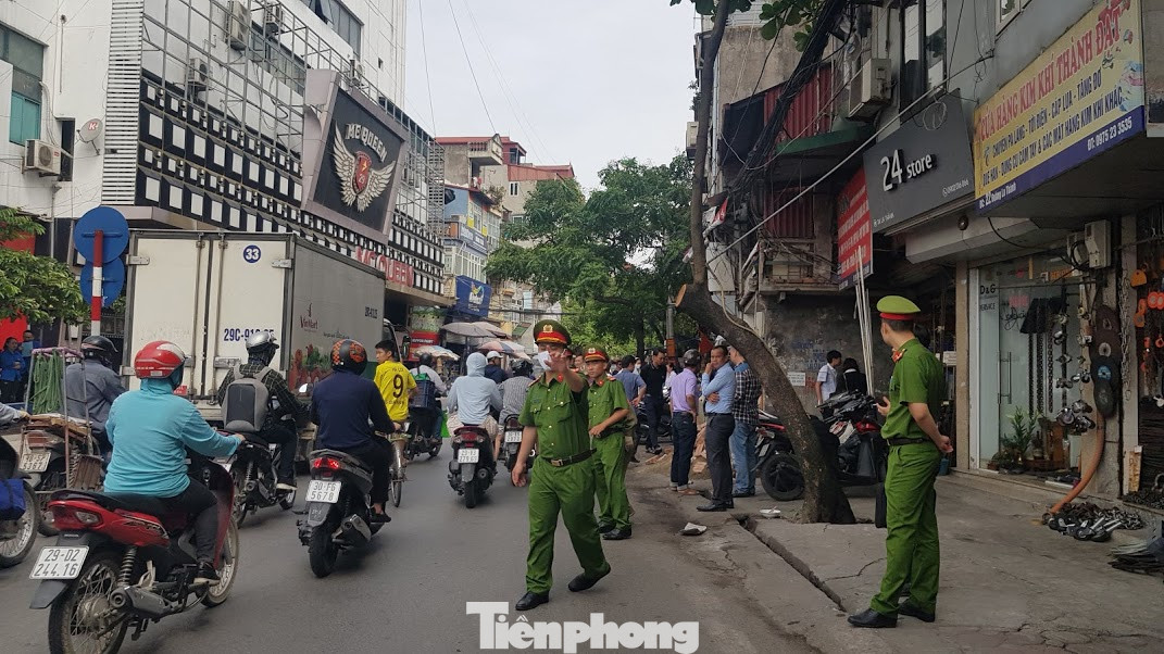 Cả trăm người ‘giải cứu’ khu dân cư ngập nước thải ảnh 5