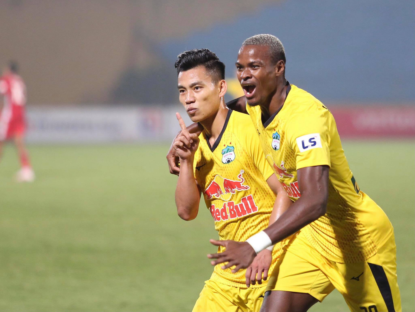 3 phút điên rồ đưa HAGL lên đỉnh bảng V-League ảnh 2