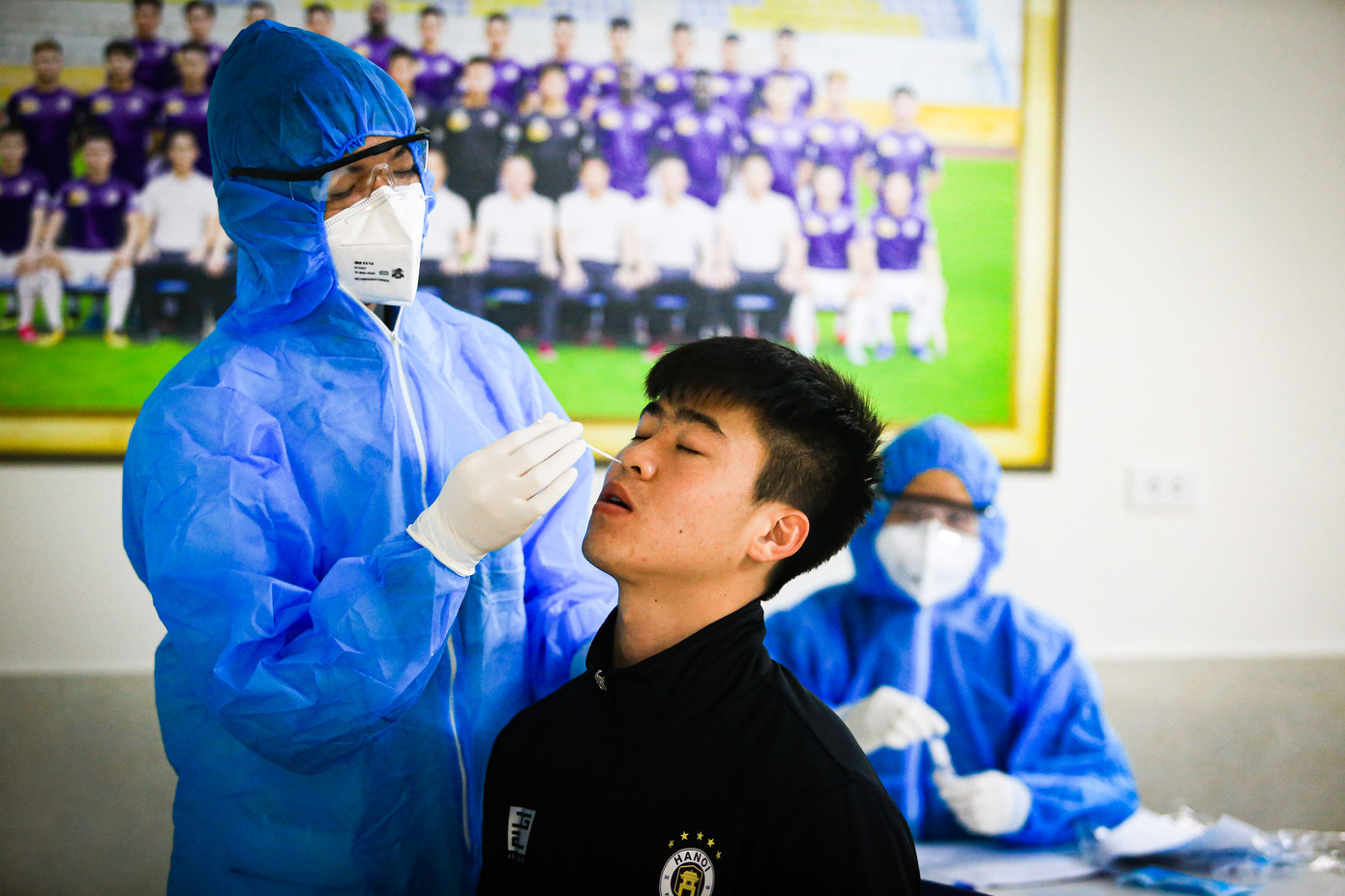 Công Phượng phải xét nghiệm COVID-19, cách ly khi hội quân cùng HAGL ảnh 1