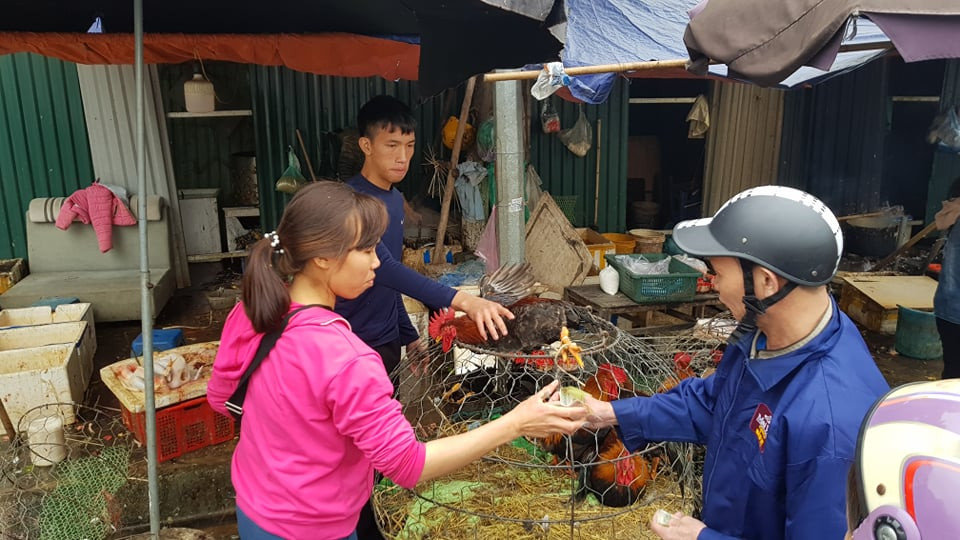 Chồn chân chờ gà cúng ông Công ông Táo, nhiều người muộn làm ảnh 2