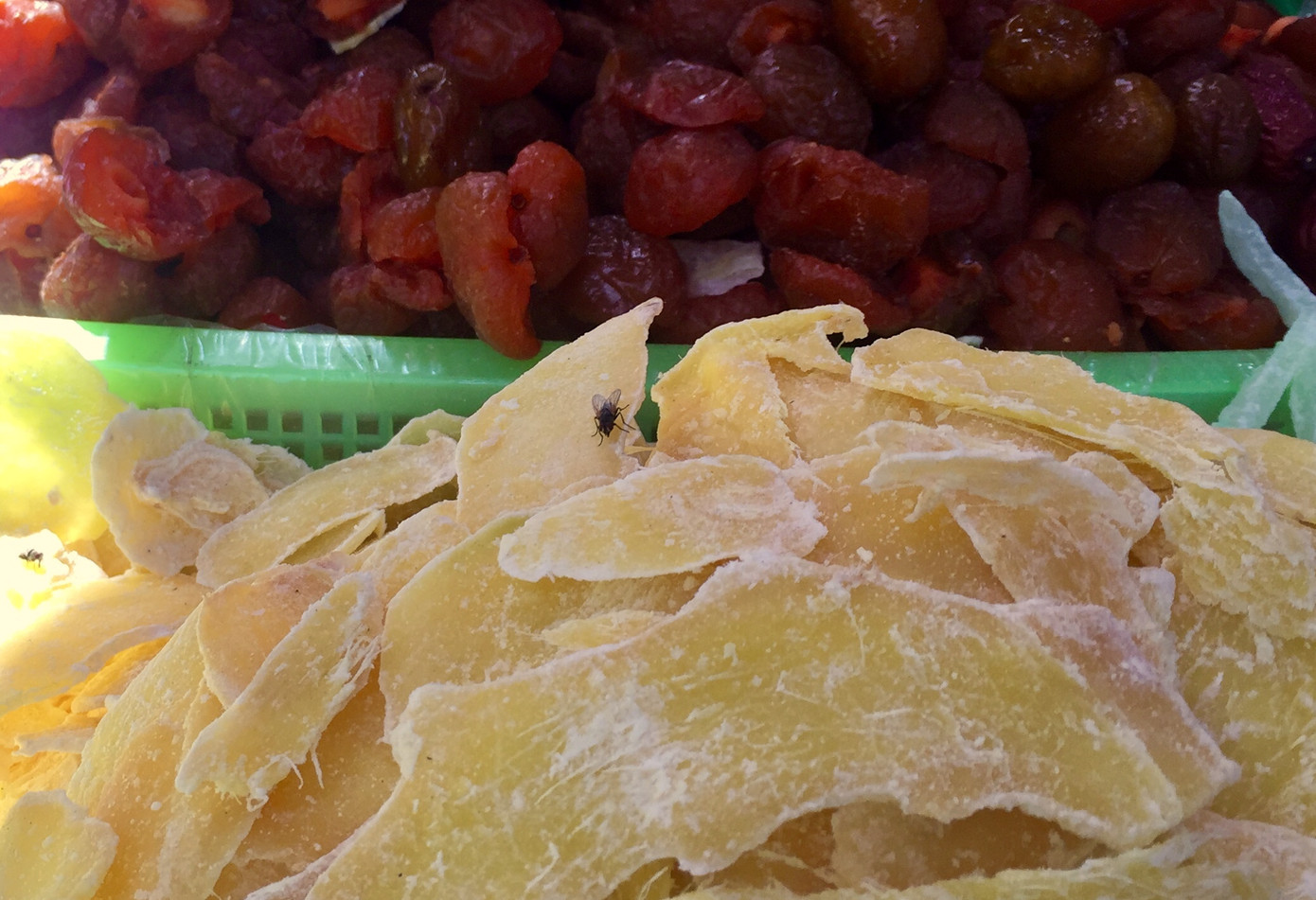 Mứt '4 không' tràn lan vỉa hè dịp Tết ảnh 4