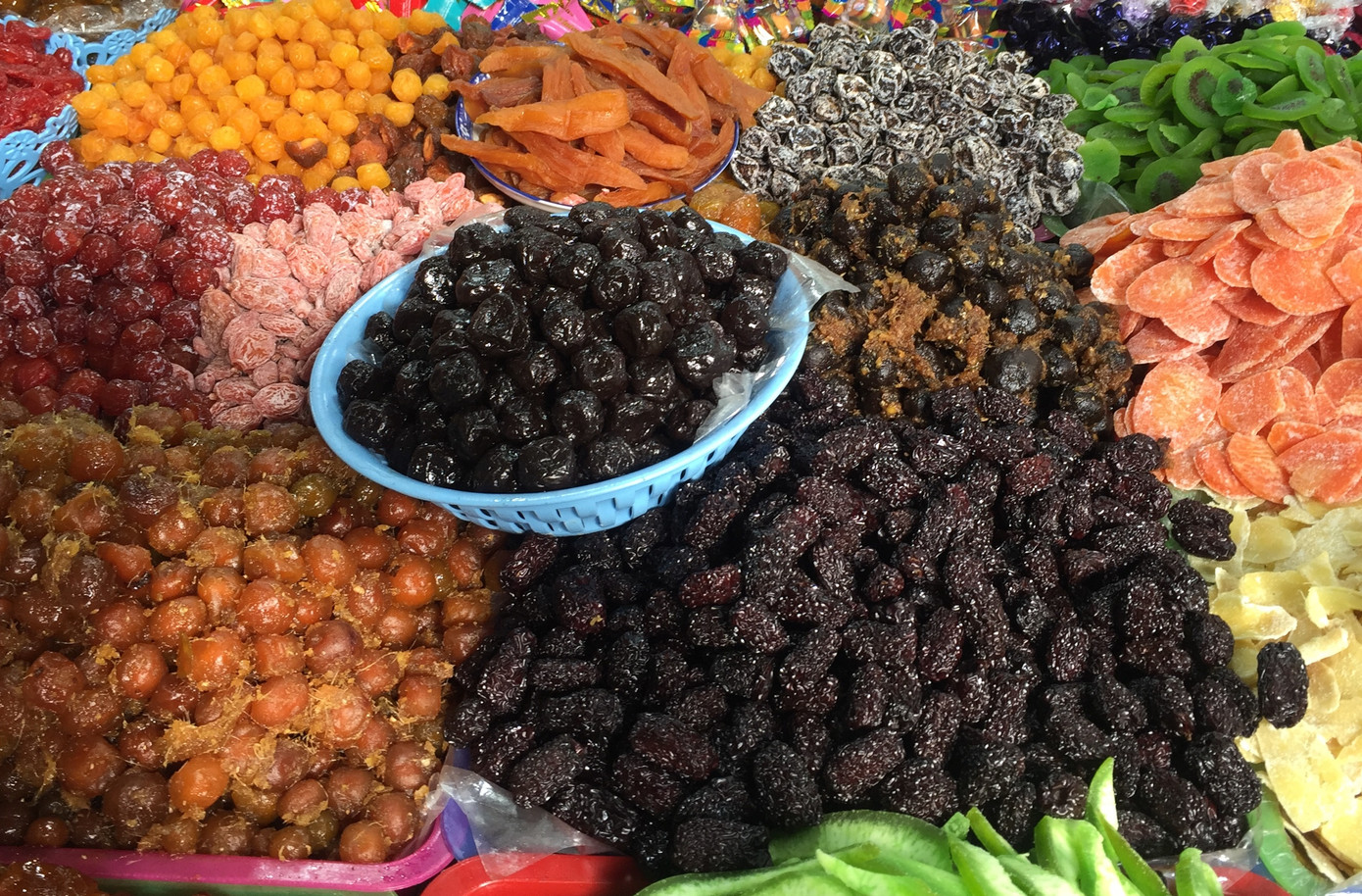 Mứt '4 không' tràn lan vỉa hè dịp Tết ảnh 5