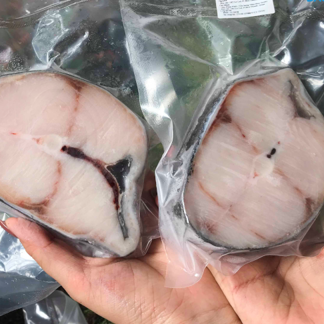 Chi hàng chục triệu mua thực phẩm ngoại ăn Tết ảnh 3