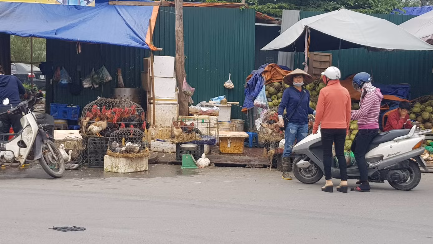 Hoa, quả, gà… tăng giá ngày rằm tháng Chạp ảnh 3