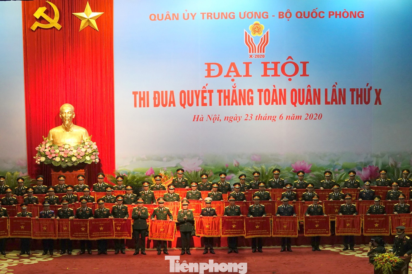 Thủ tướng: Phẩm chất 'Bộ đội Cụ Hồ' được phát huy trong phòng chống COVID-19 ảnh 4