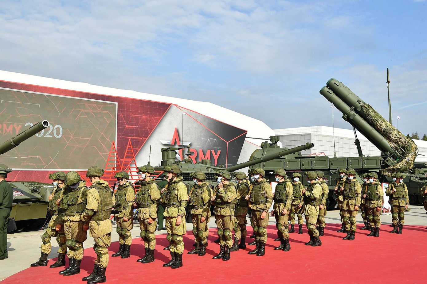 Nga khoe dàn vũ khí, thiết bị quân sự tối tân ảnh 14