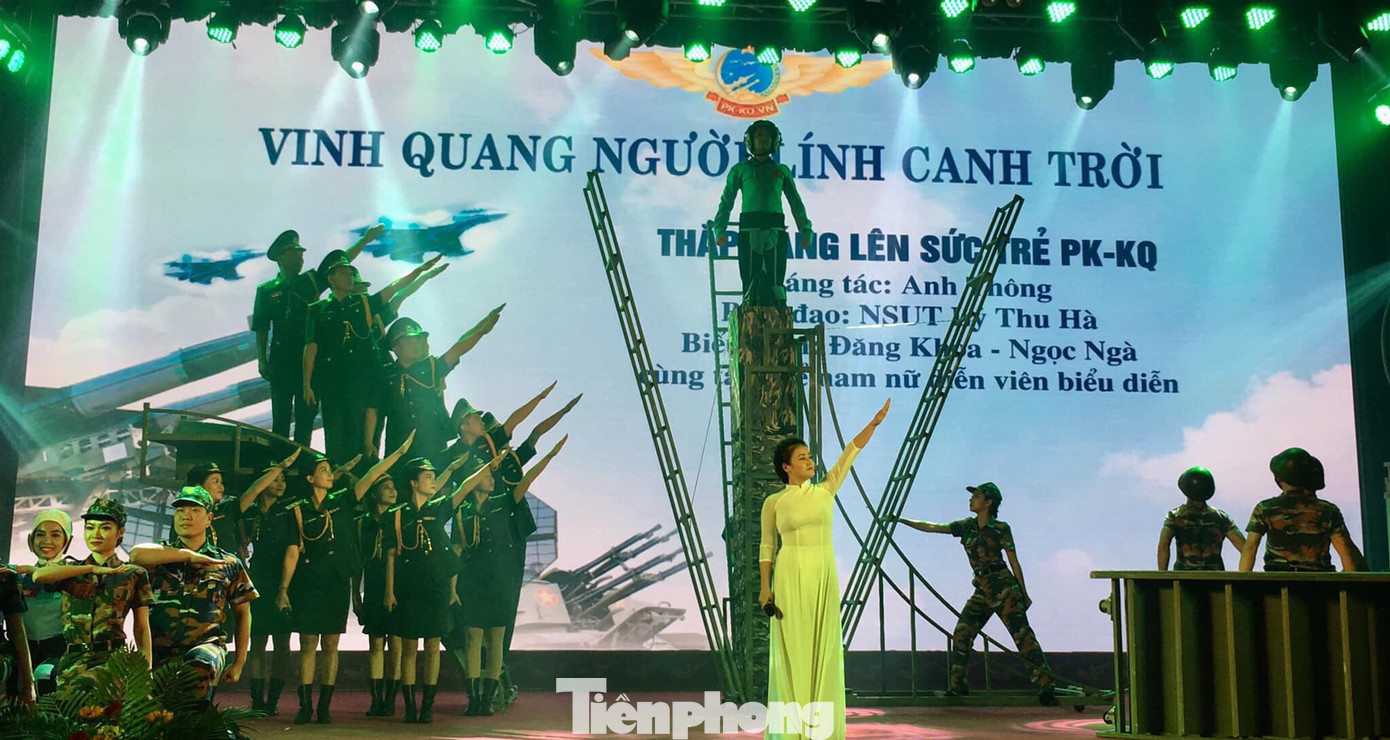 Nữ thượng úy Phòng không - Không quân hát 'COVID-19 đi đu đưa đi parody' ảnh 3