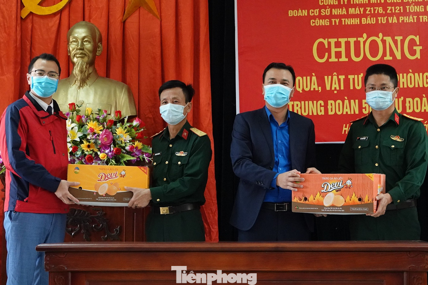 Tiếp sức bộ đội và nhân dân chống dịch Covid-19 ảnh 1