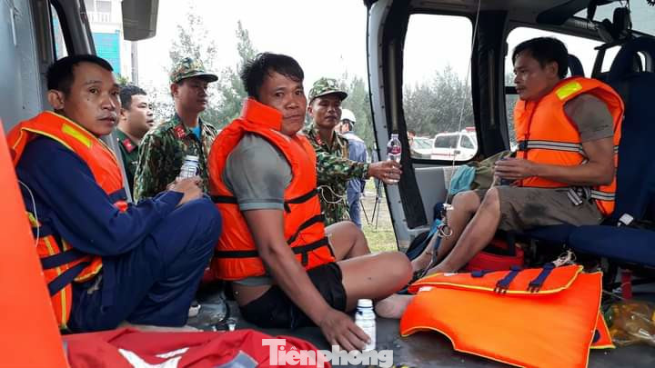 Quân đội đã giải cứu toàn bộ nạn nhân mắc kẹt trên tàu Vietship 01 ảnh 5